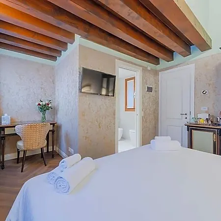 312 Piazza San Marco Hotel 3*